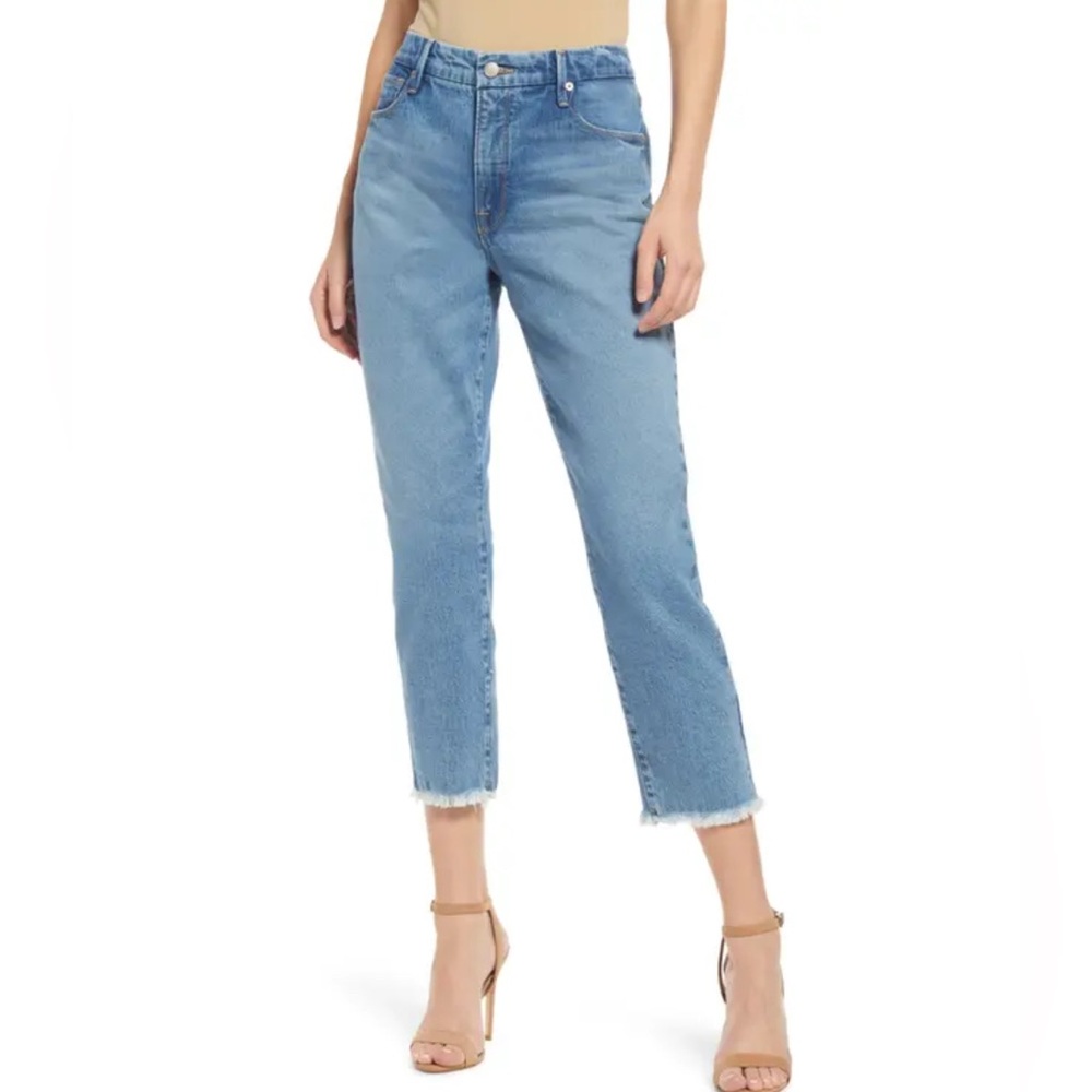 Good American Good Girlfriend Frayed Jeans in Blue942